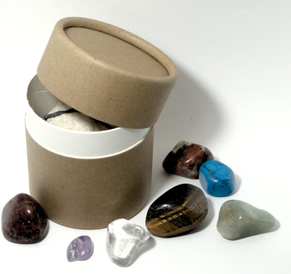 Caja de ARMONIZACIÓN de CHAKRAS con GEODA de cuarzo y 7 minerales. (GEODA0006)